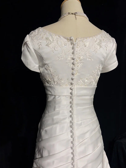 Robes de mariée intemporelles sirène col carré en satin blanc avec manches perles longue robe de mariée N3443