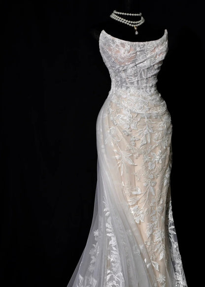 Chic Long Wedding Dresses White Mermaid Strapless Lace Long Wedding Dress For Brides Fitted With Train Bridal Gowns AB2476