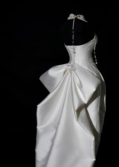 Robe de mariée fourreau unie, décolleté cœur, en satin plissé, robe de mariée longue et ajustée AB2530