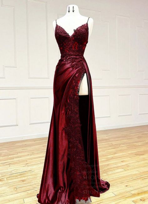 Trägerloses, weinrotes, langes Ballkleid mit V-Ausschnitt aus Satin und Spitze AB1612