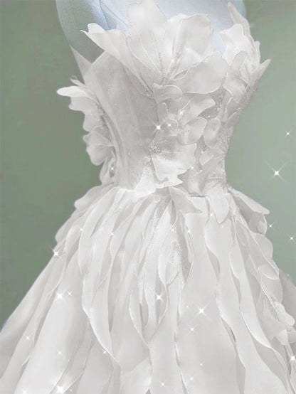 Weißes A-Linien-Abendkleid aus Tüll mit transparentem Ausschnitt und Applikationen AB969