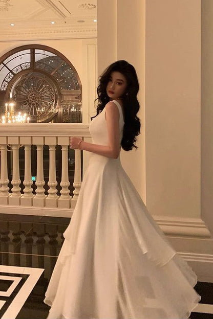 Wunderschönes, ärmelloses, weißes A-Linien-Kleid mit eckigem Ausschnitt, perfekt für Date-Nights, Abschlussball oder Geburtstage (AB1915)