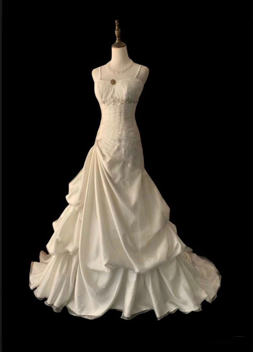Bezauberndes Damen-Ballkleid mit Spaghettiträgern, ärmellos, weiß, Satin, plissiert, mit Perlen, langes Hochzeitskleid AB1489