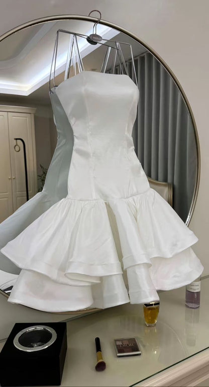 Süßes Ballkleid Trägerlos Eng Anliegend Weiß Kurz Mini Party Outfits Heimkehrkleider RB4236