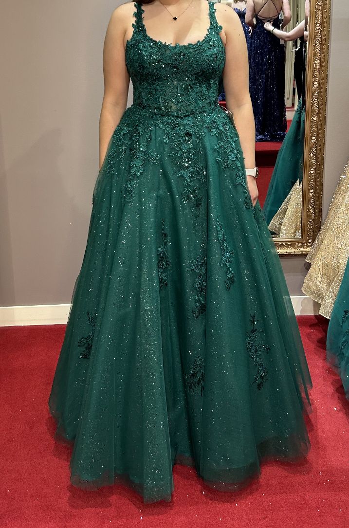Elegantes, smaragdgrünes Tüll-Abendkleid mit A-Linien-Schnitt, eckigem Ausschnitt und Spitzenapplikationen, AB1099