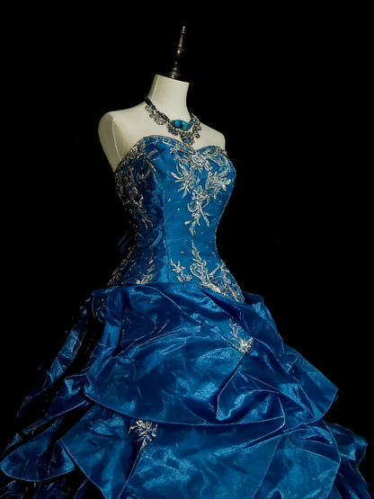 Robe de bal vintage en organza bleu à volants, bustier cœur, idéale pour les 16 ans (Quinceañera), longueur 15 pouces (réf. N1462)