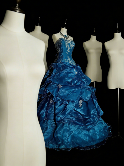Robe de bal vintage en organza bleu à volants, bustier cœur, idéale pour les 16 ans (Quinceañera), longueur 15 pouces (réf. N1462)