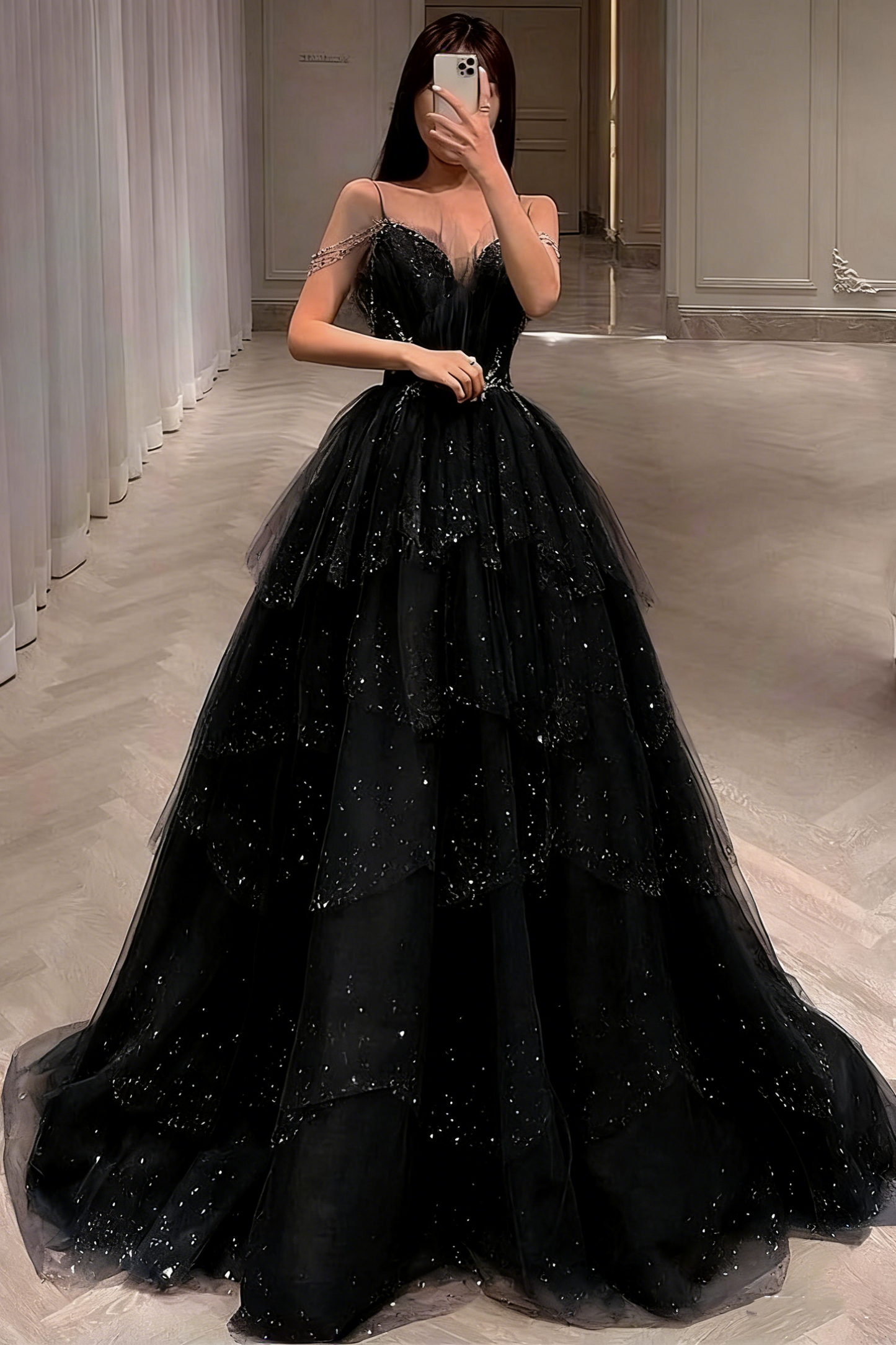 Wunderschönes, staubblaues, glitzerndes Tüll-Abendkleid mit Perlenbesatz, gestuftes Abendkleid mit Strasssteinen, AS161