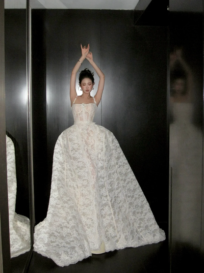 Robe de mariée sirène scintillante en dentelle blanche à col carré et traîne, robe de mariée féerique N061