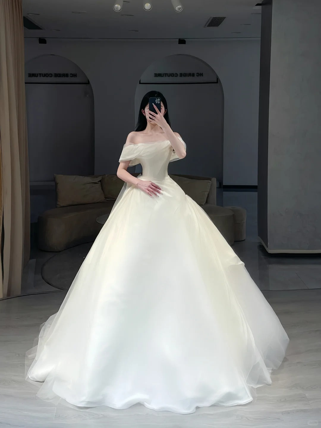 Robes de mariée princesse robe de bal épaules dénudées avec manches courtes robe de mariée N3084