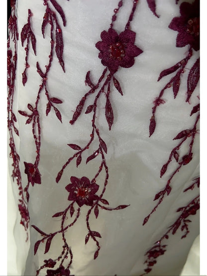 Einzigartige Brautkleider A-Linie Spaghettiträger Bordeaux Stickerei Weiß Strand Sommer Mit Cape Boho Langes Brautkleid N3308