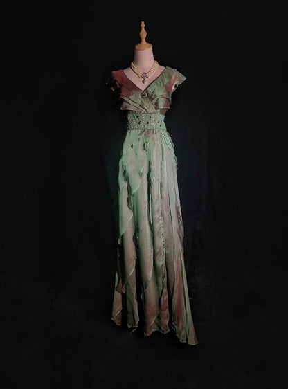 Elegante Abschlussballkleider A-Linie V-Ausschnitt Grün Stufenlagen Chiffon Mit Rüschen Langes Abendkleid N2897