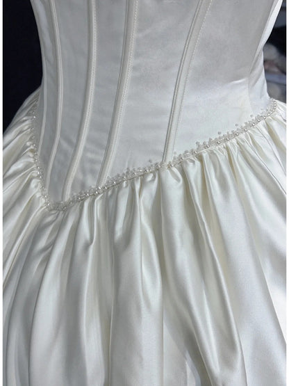 Einzigartige Hochzeitskleider, Ballkleid, Spaghettiträger, Weiß mit gerafften Perlen, langes Brautkleid N3629