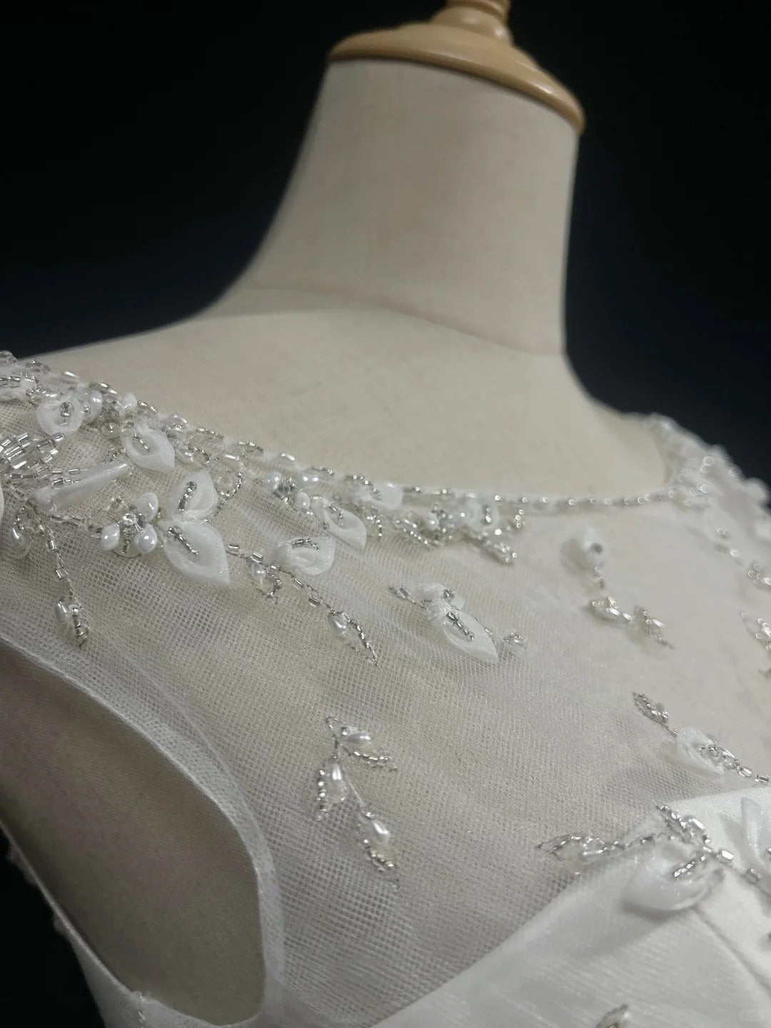 Robes de mariée de fantaisie de conte de fées A ligne Scoop Perles blanches Robe de mariée longue Robes de mariée N2600