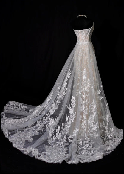 Chic Long Wedding Dresses White Mermaid Strapless Lace Long Wedding Dress For Brides Fitted With Train Bridal Gowns AB2476