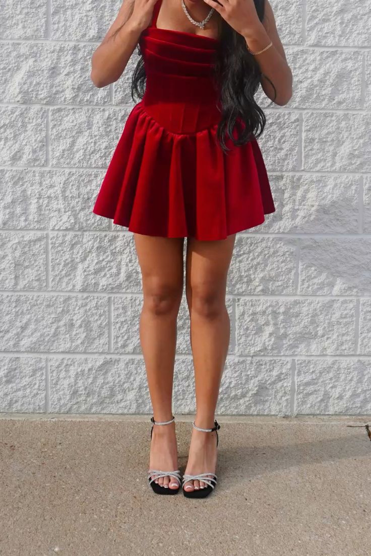 Robe de bal de fin d'année courte en ligne A rouge à col carré pour filles noires - Inspiration pour la rentrée scolaire RB4202