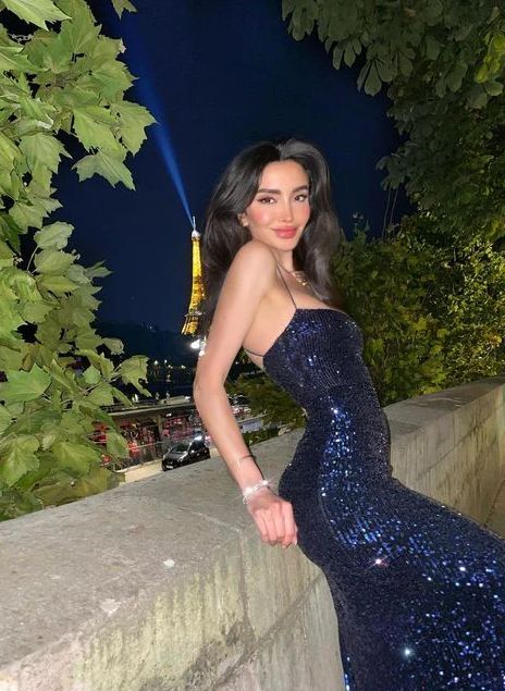 Funkelndes Meerjungfrauen-Abendkleid mit Spaghettiträgern, marineblauen Pailletten, AB647