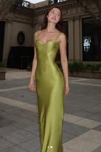 Robe de bal longue vert menthe élégante à fines bretelles et fronces, coupe sirène, modèle N262