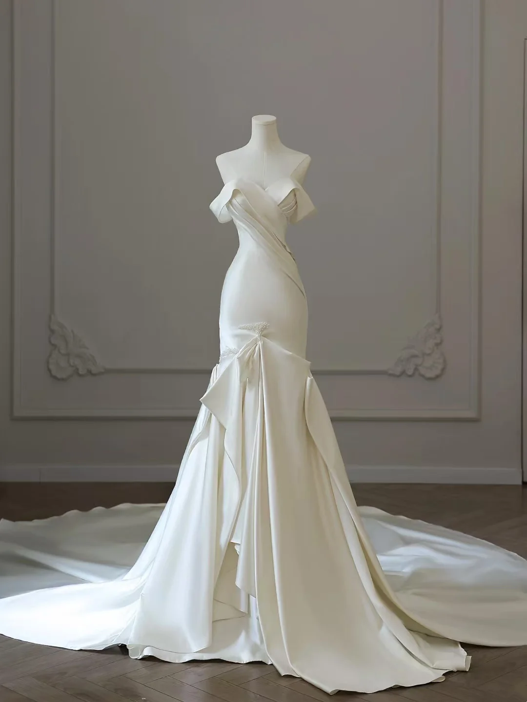 Prinzessin Meerjungfrau Weiß Weg Von Der Schulter Korsett Zurück Kurzen Ärmeln Satin Lange Brautkleid Plissee Bräute Kleid A053
