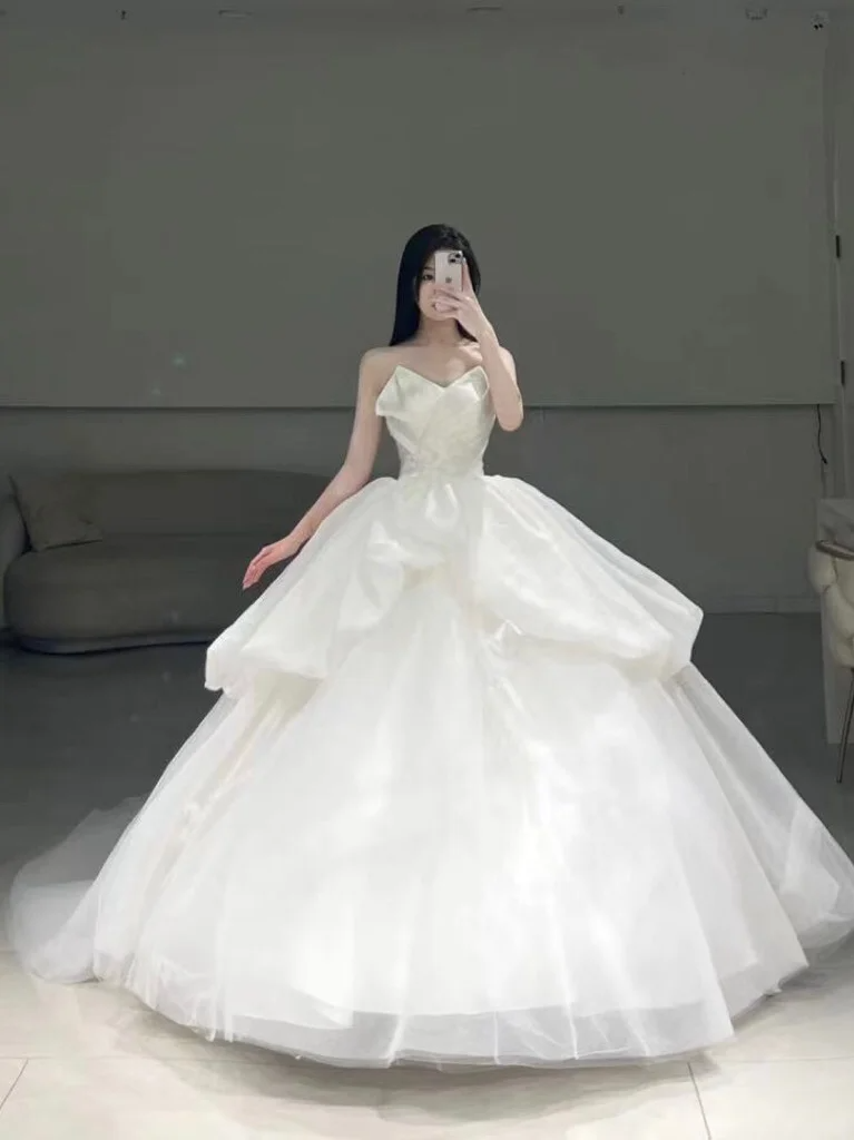 Zeitloses Ballkleid Sweetheart Weiß Plissee Langes Tüll Brautkleid Schöne Formale Süße Brautkleider A100