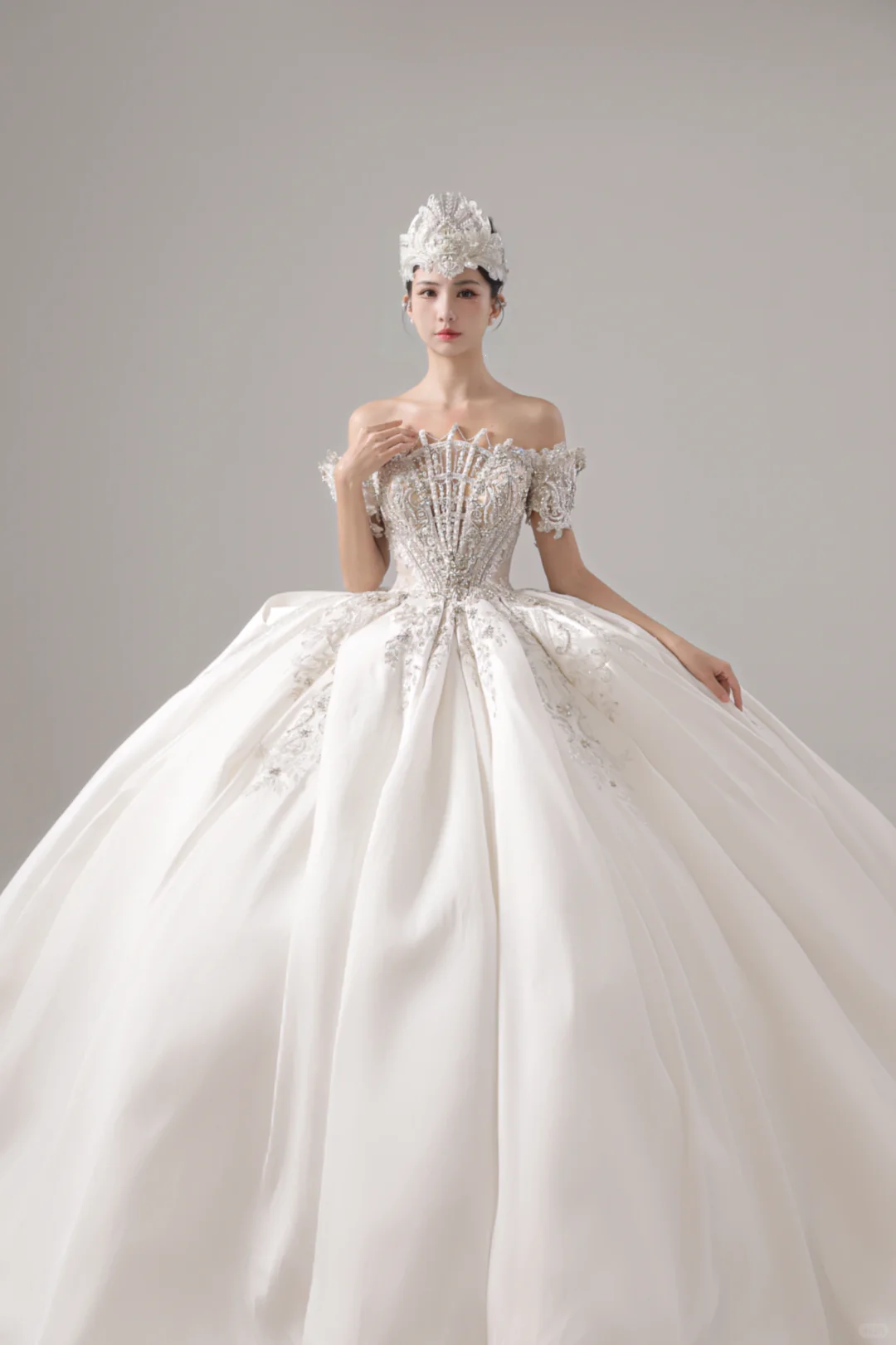 Elegantes Ballkleid aus Satin mit kurzen Ärmeln und langem Brautkleid, schöne formelle Brautkleider mit niedlichem Muster A120