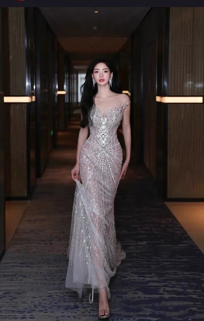 Funkelndes Meerjungfrauen-Kleid mit Herzausschnitt und weißen Pailletten für Damen – langes, formelles Ballkleid, Inspiration für den 22. Geburtstag AB1385