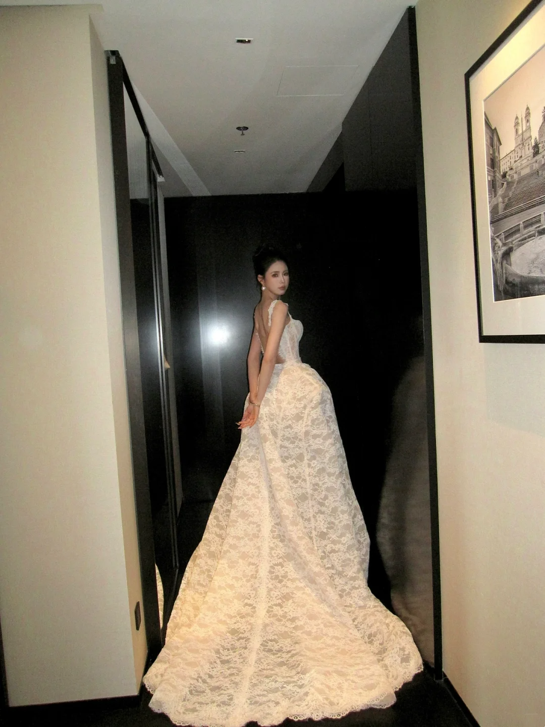 Robe de mariée sirène scintillante en dentelle blanche à col carré et traîne, robe de mariée féerique N061