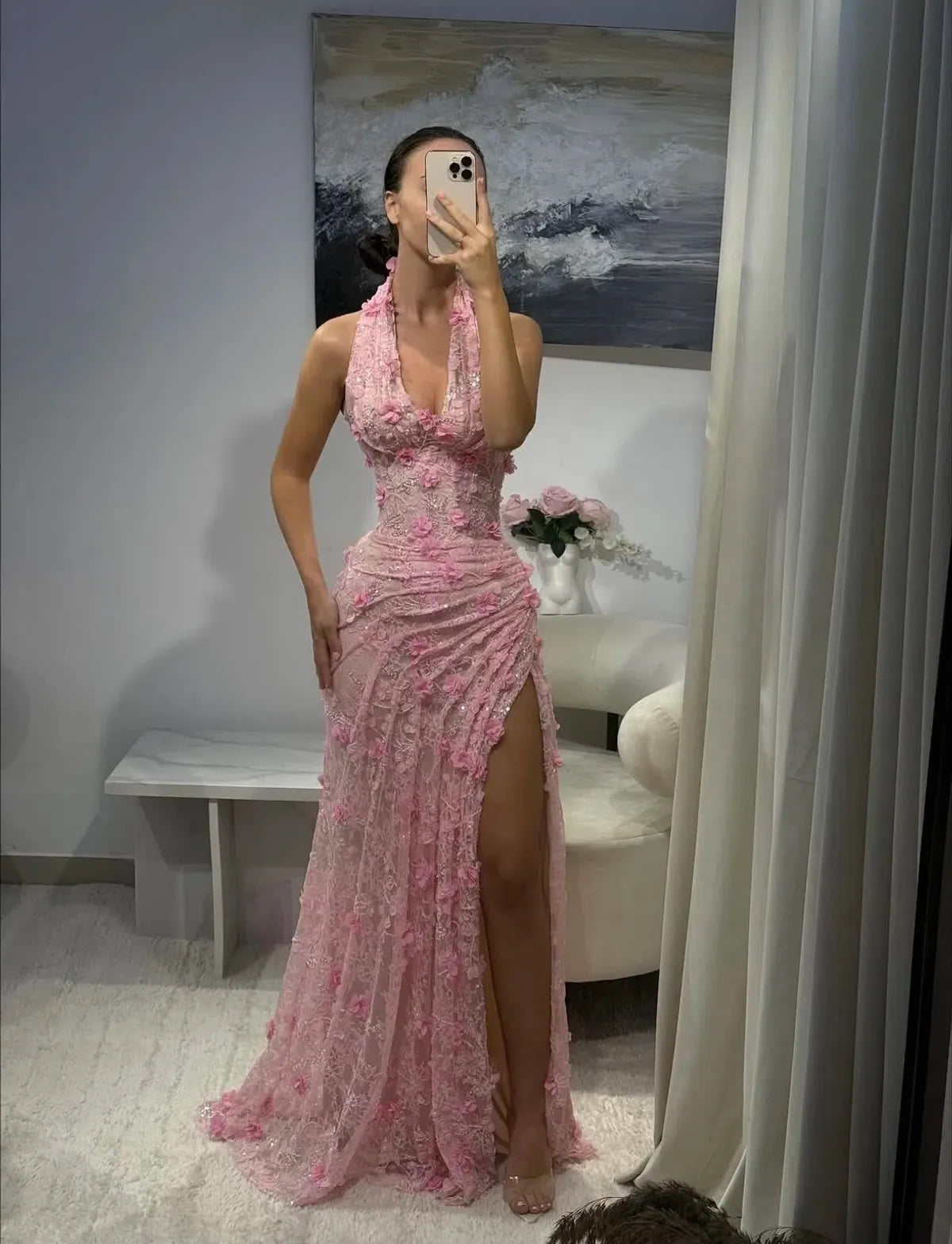 Elegantes Meerjungfrauen-Abendkleid mit Neckholder, V-Ausschnitt, rosa Spitze und hohem Schlitz – ein stilvolles Kleid für Teenager, ideal für festliche Anlässe, Partys und Abschlussbälle (AB1123).