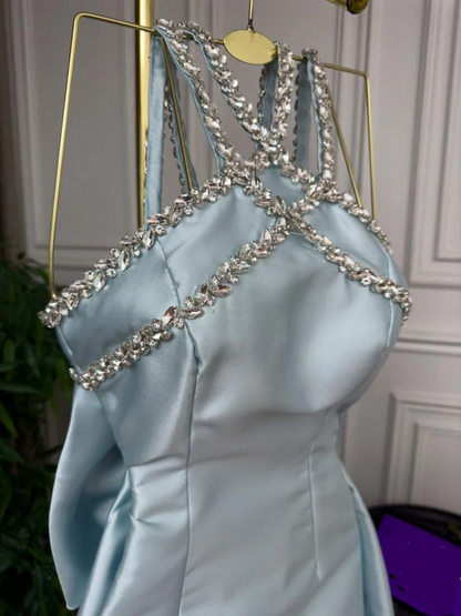 Elegantes hellblaues Meerjungfrauen-Abendkleid mit Perlenbesatz am Hals für Damen AB1451