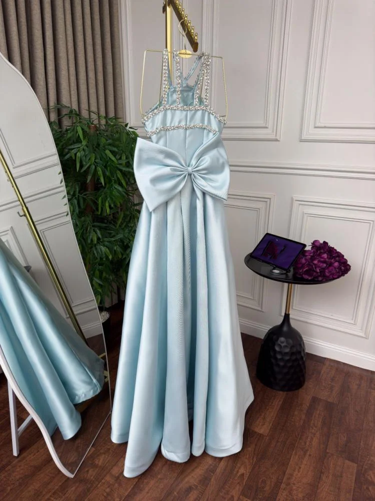 Elegantes hellblaues Meerjungfrauen-Abendkleid mit Perlenbesatz am Hals für Damen AB1451