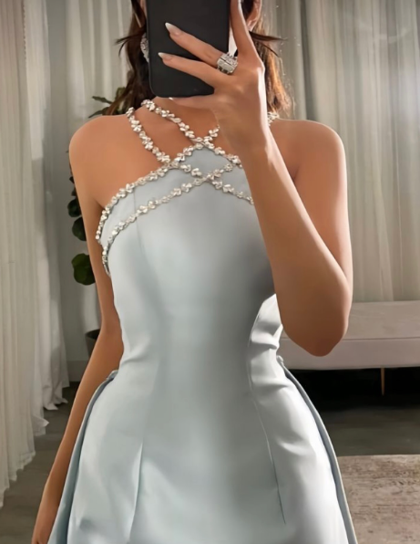 Elegantes hellblaues Meerjungfrauen-Abendkleid mit Perlenbesatz am Hals für Damen AB1451