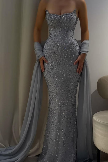 Bezauberndes, trägerloses, ärmelloses, langes Meerjungfrauen-Abendkleid mit Perlenstickerei AB1594