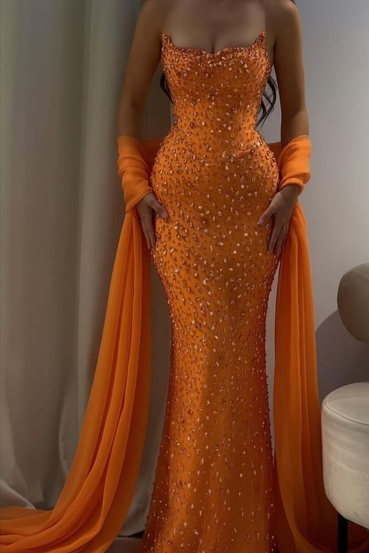 Bezauberndes, trägerloses, ärmelloses, langes Meerjungfrauen-Abendkleid mit Perlenstickerei AB1594