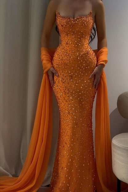 Bezauberndes, trägerloses, ärmelloses, langes Meerjungfrauen-Abendkleid mit Perlenstickerei AB1594