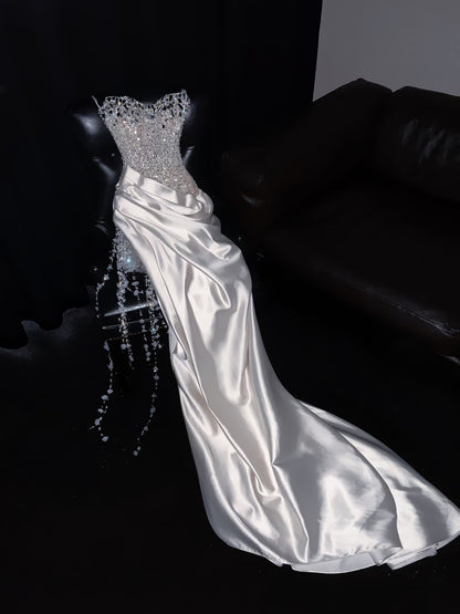 Süße Brautkleider mit Herzausschnitt, funkelnde Perlenstickerei, Outfits zum 20. Geburtstag für Teenager AB2001