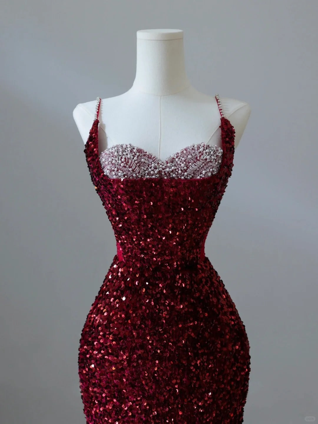 Glitzerndes Meerjungfrauen-Kleid mit Spaghettiträgern, Pailletten, burgunderrot, lang, formell, elegant, für Abschlussball, Abendveranstaltung, Dinnerparty, AB2047