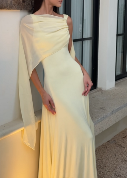 Robe de soirée longue jaune élégante, coupe sirène, col carré, cintrée, idéale pour un bal de promo ou un dîner chic (AB2050)