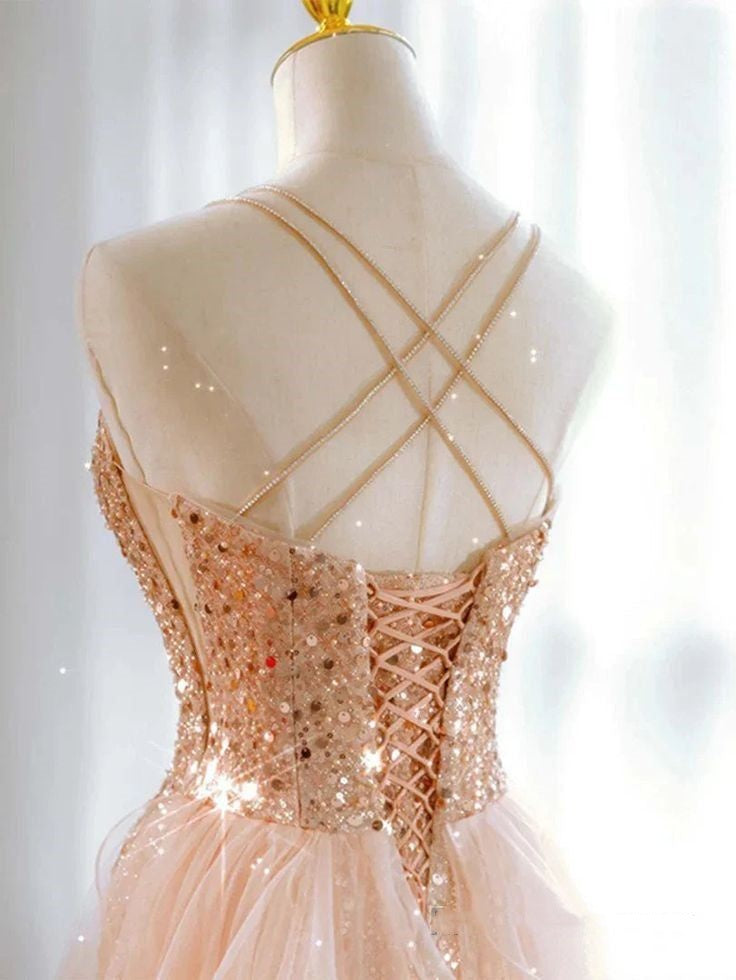 Robe de soirée sirène chic à fines bretelles et sequins lilas, longue et élégante, idéale pour les bals de fin d'année et les dîners. Parfaite pour les adolescentes (AB2172).