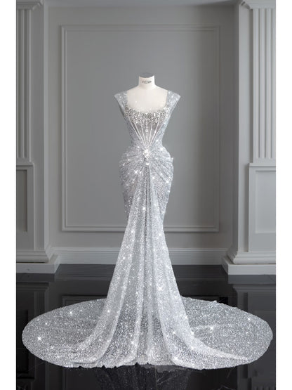 Robe de bal sirène modeste à encolure carrée et sequins argentés ornés de perles, inspiration robe de soirée longue pour un 19e anniversaire AB2276