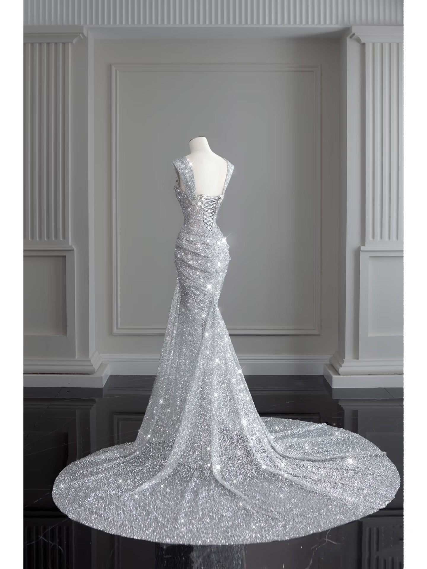 Robe de bal sirène modeste à encolure carrée et sequins argentés ornés de perles, inspiration robe de soirée longue pour un 19e anniversaire AB2276