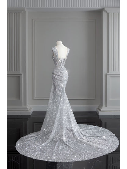 Robe de bal sirène modeste à encolure carrée et sequins argentés ornés de perles, inspiration robe de soirée longue pour un 19e anniversaire AB2276