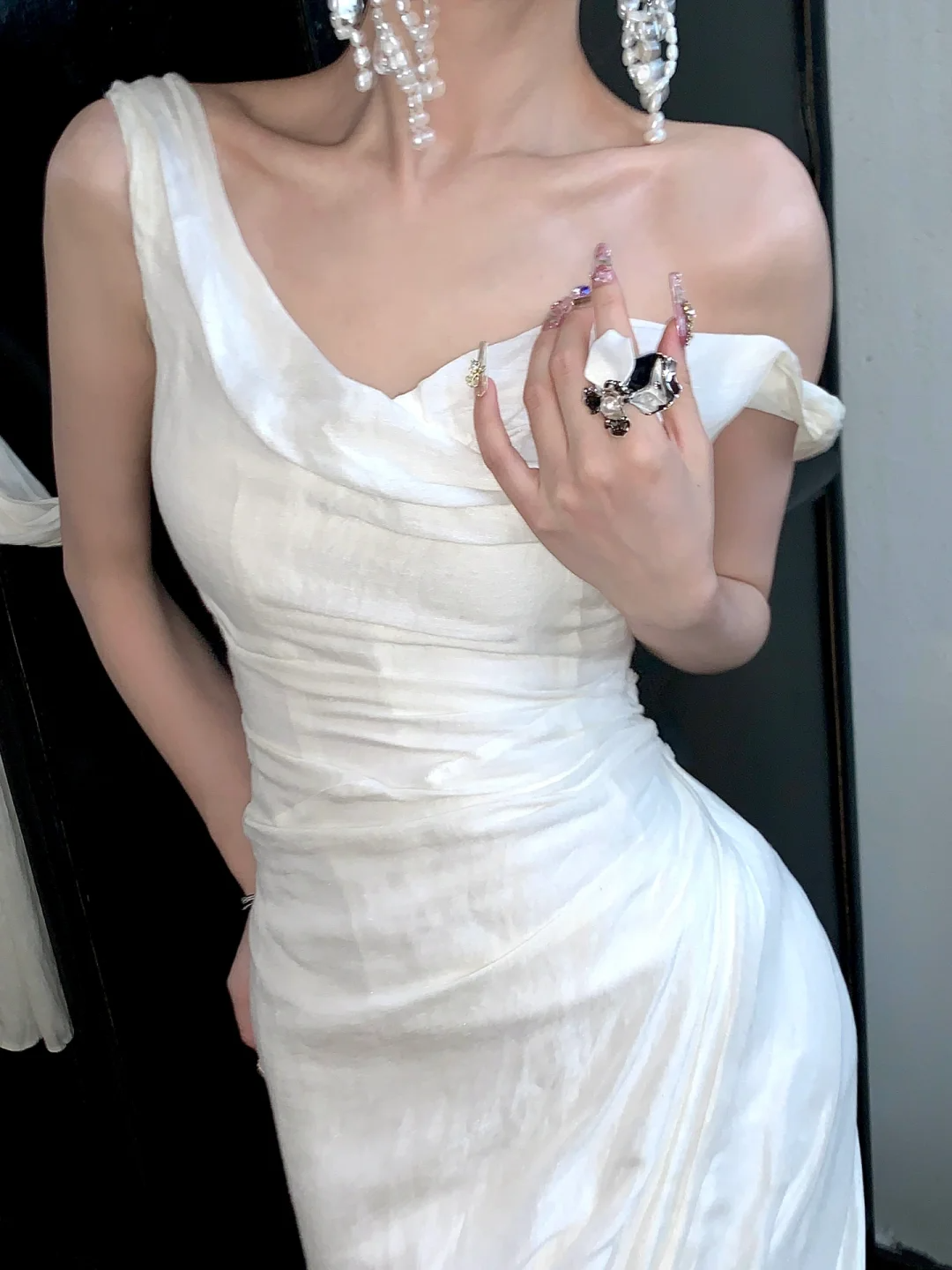 Simple Mermaid One Shoulder White Wedding Dress With Train Fairytale Brides Gown Wedding Dresses N064