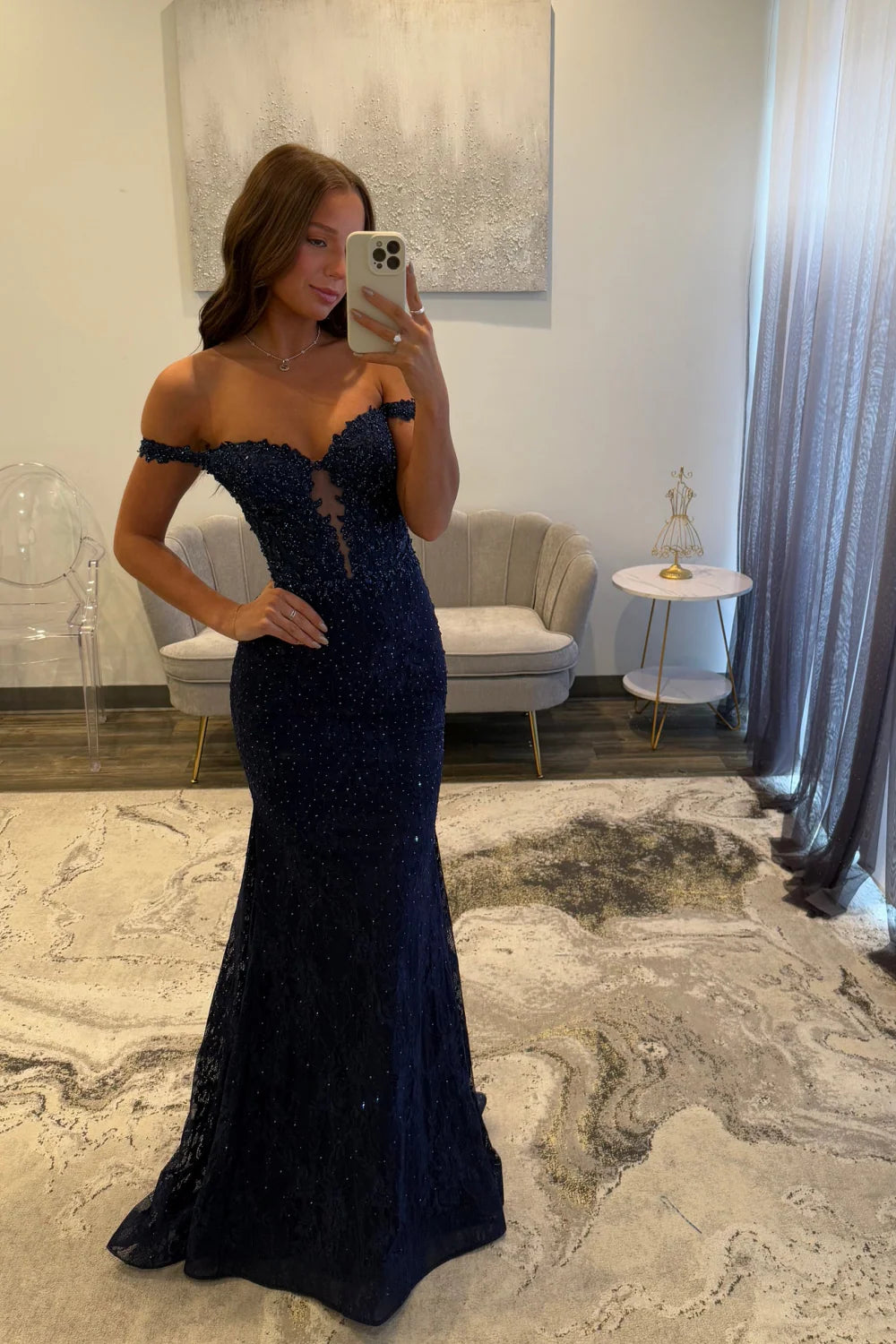 Ästhetisches marineblaues Meerjungfrauen-Abendkleid mit Spitzenapplikationen, lang, schulterfrei, Illusion-Schnitt, AB678