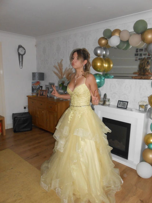 Elegantes Ballkleid mit Spaghettiträgern, gelber Spitze, langem Tüll, Abiballkleid Vestidos De Dia AB584