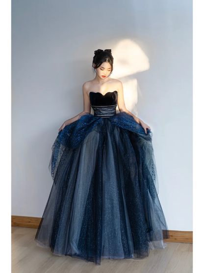 Robe de bal unique sans bretelles en tulle bleu marine plissé, robe de quinceañera longue pour les 15 ou 16 ans (AB846)