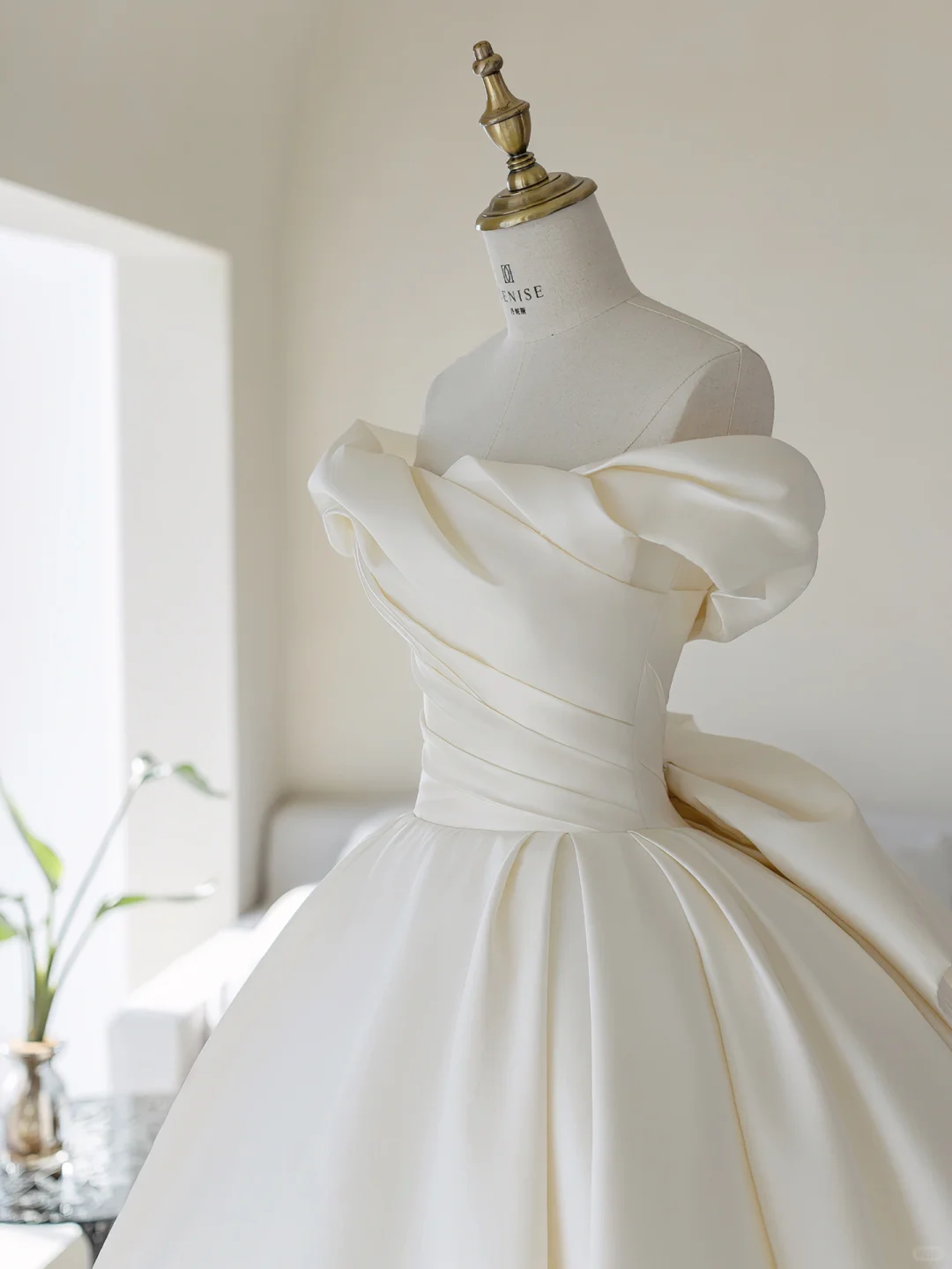 Robe de mariée princesse pour femme, robe de mariée en satin, robe de bal à épaules dénudées, AB891