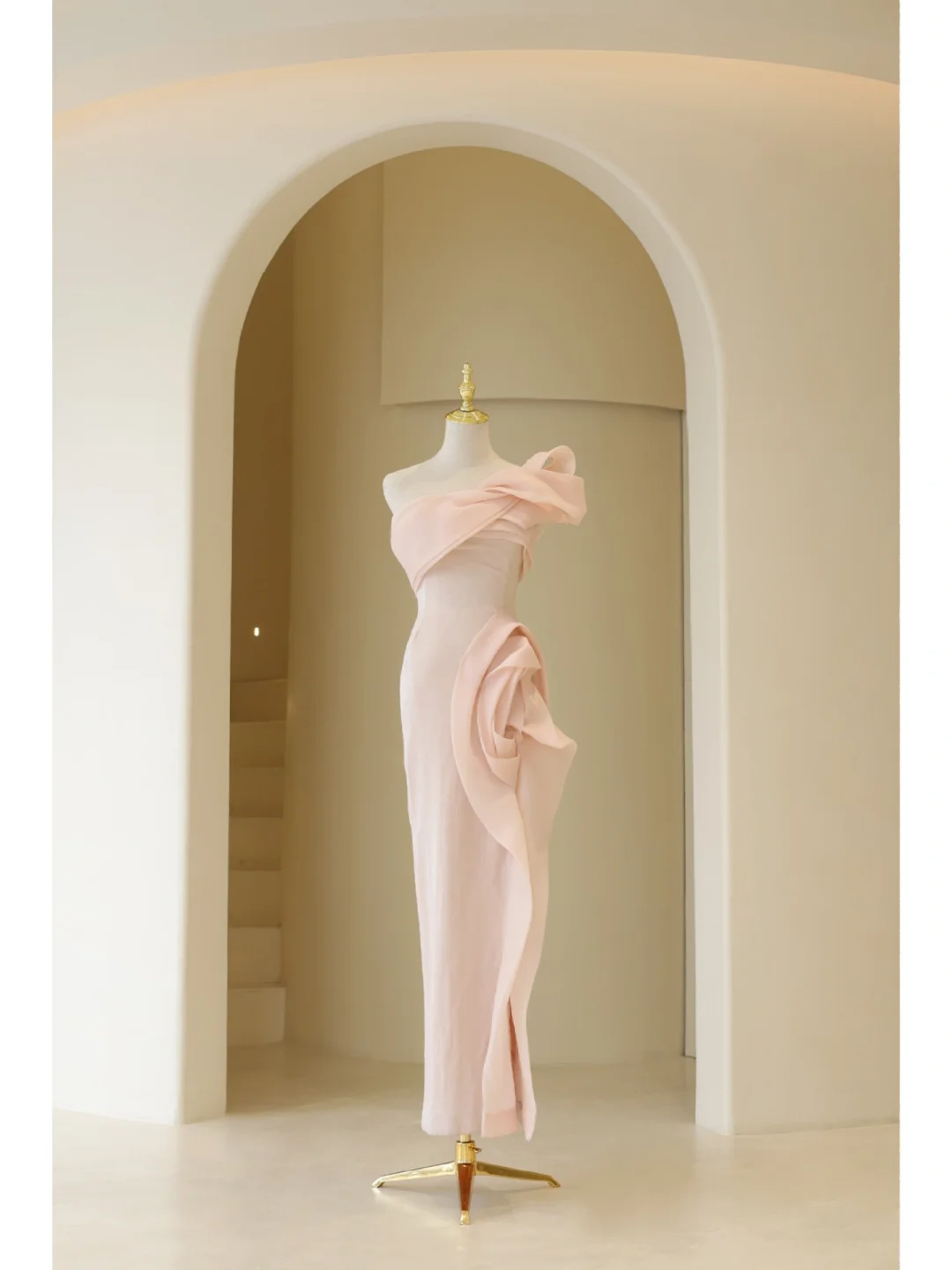 Robe de bal longue rose à une épaule, coupe fourreau ravissante, idéale pour un 19e anniversaire (réf. B849)