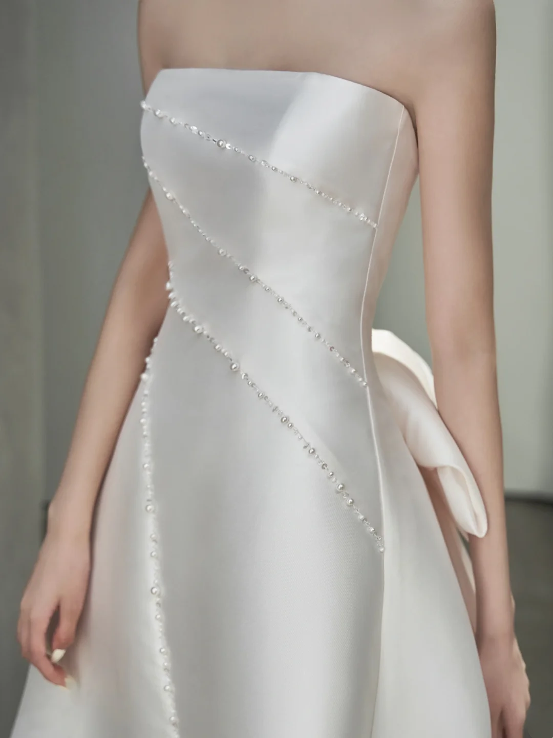Damen-Brautkleid, trägerlos, ärmellos, plissiert, bodenlang, A-Linie, AB892