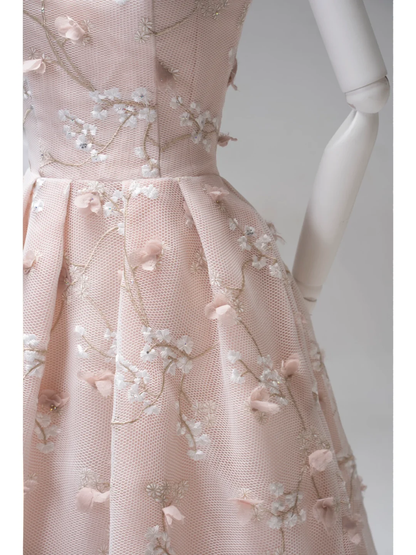 Niedliches, langes, rosafarbenes A-Linien-Abendkleid mit Neckholder und Blumenmuster aus Tüll – ein echter Hingucker zum 19. Geburtstag (AB1004)