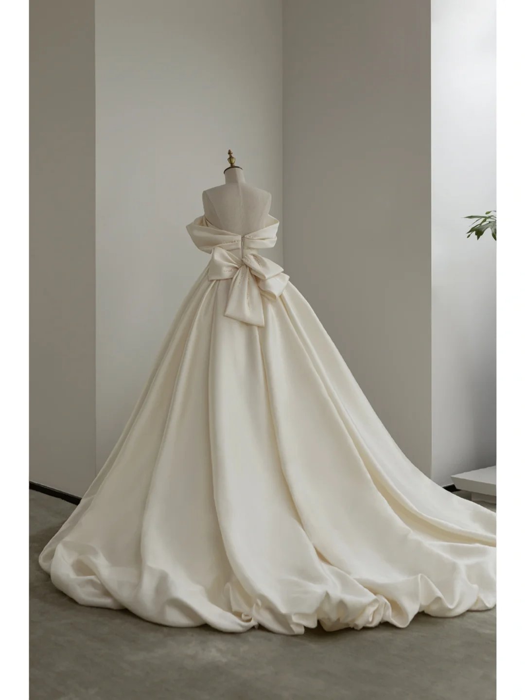 Robe de mariée sirène à épaules dénudées pour femme, ornée de plis et longue jusqu'au sol, modèle AB1018